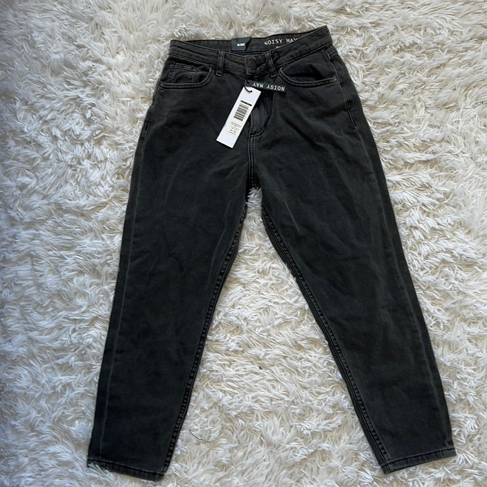 Noisy May Jeans
